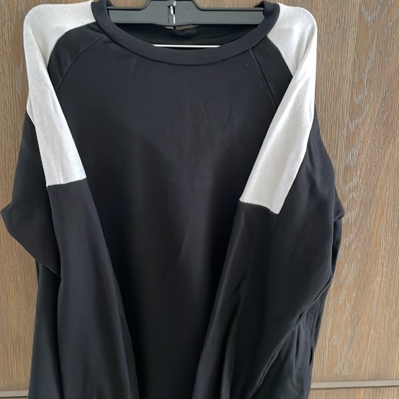 VLVT  by Graham and Spencer black and white lounge set - Picture 3 of 11